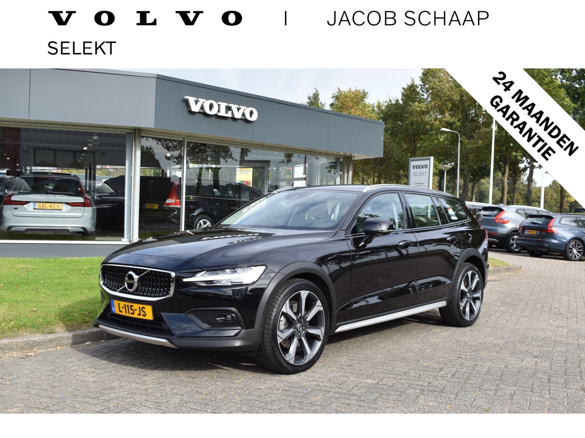 Volvo V60 Cross Country B5 AWD 265PK Automaat Pro | Trekhaak, 15 km/l, 4 cilinders, 1969 cc, Zwart
