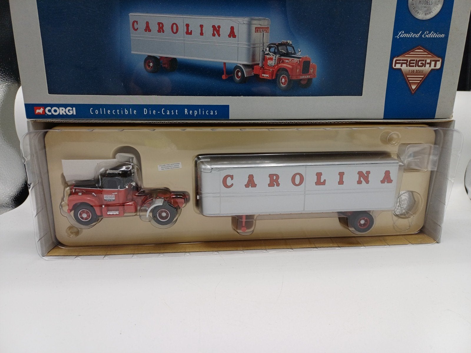 Corgi Mack B61 Carolina, Ophalen of Verzenden, Zo goed als nieuw, Bus of Vrachtwagen, Corgi