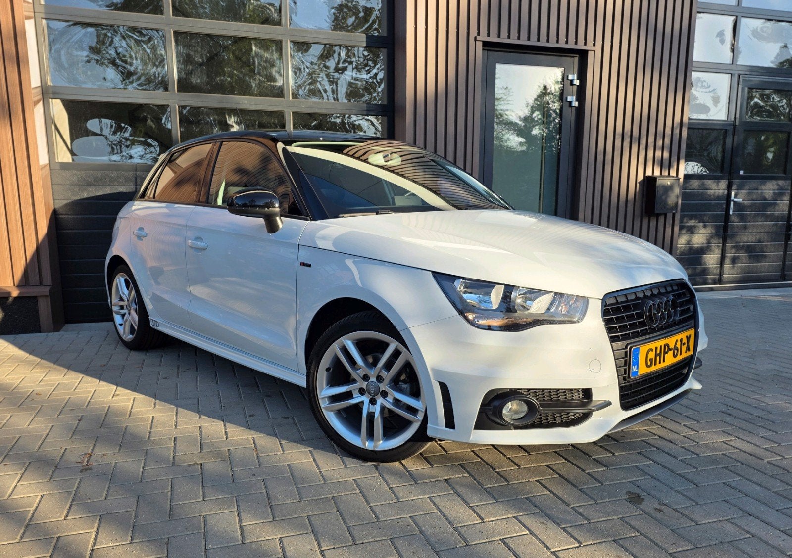 Perfecte Audi A1 S-Line 1.2 Tfsi | 5 deurs | Nieuwe remmen, Auto's, Audi, Voorwielaandrijving, Stof, A1, Zwart