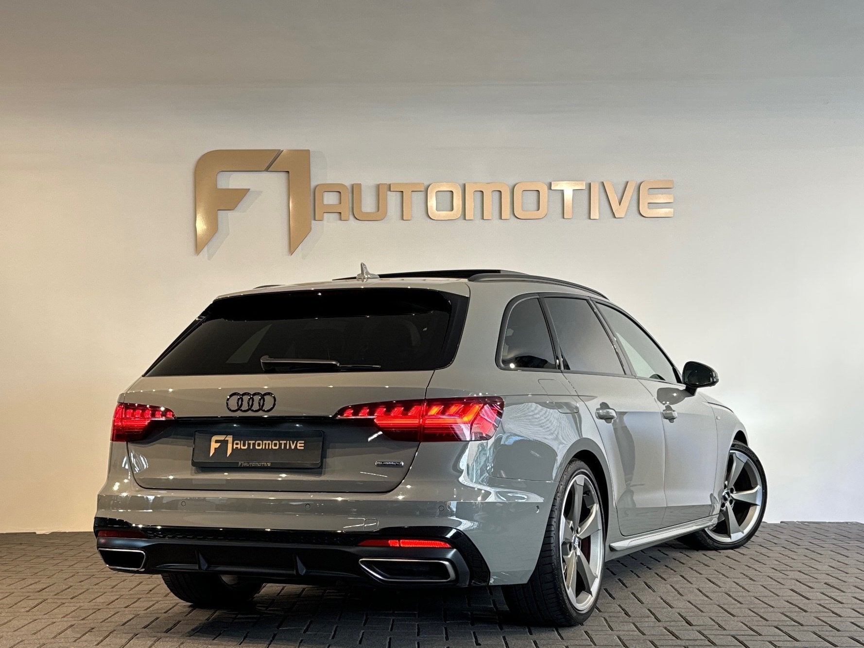 Audi A4 AVANT 40 TDI edition one Pano|Keyles|Memory|Trekhaak, Auto's, Audi, Automatische klimaatregeling, A4, Diesel, 19 km/l