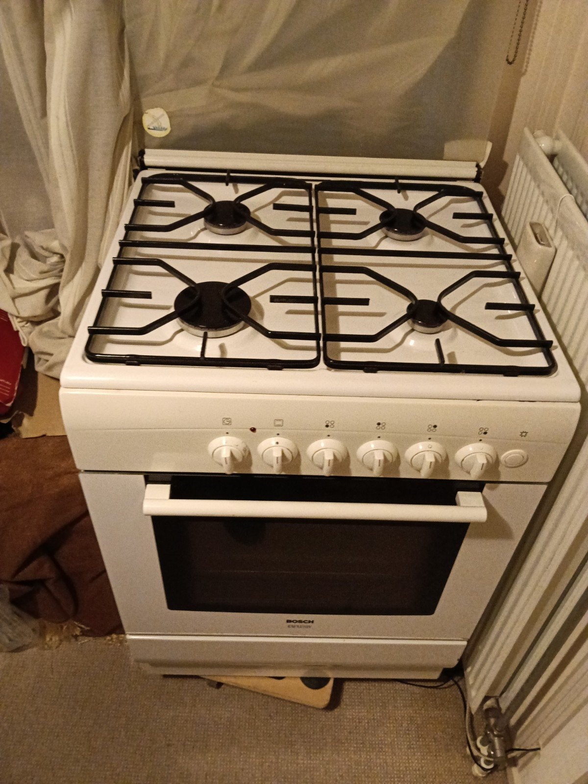 Bosch Vrijstaand Gasfornuis met Oven - Wit, Witgoed en Apparatuur, Ophalen, Gebruikt, 60 cm of meer, 4 kookzones