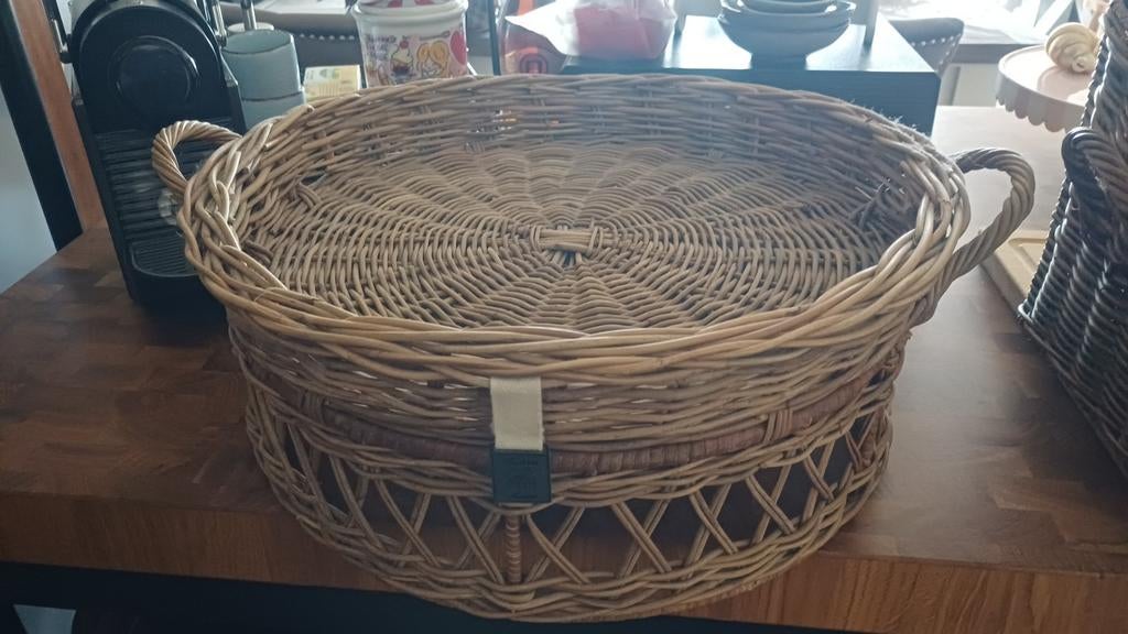 Riviera Maison Rattan Fruitmand, Huis en Inrichting, Woonaccessoires | Schalen en Manden, Ophalen, Zo goed als nieuw, Rond, Riet