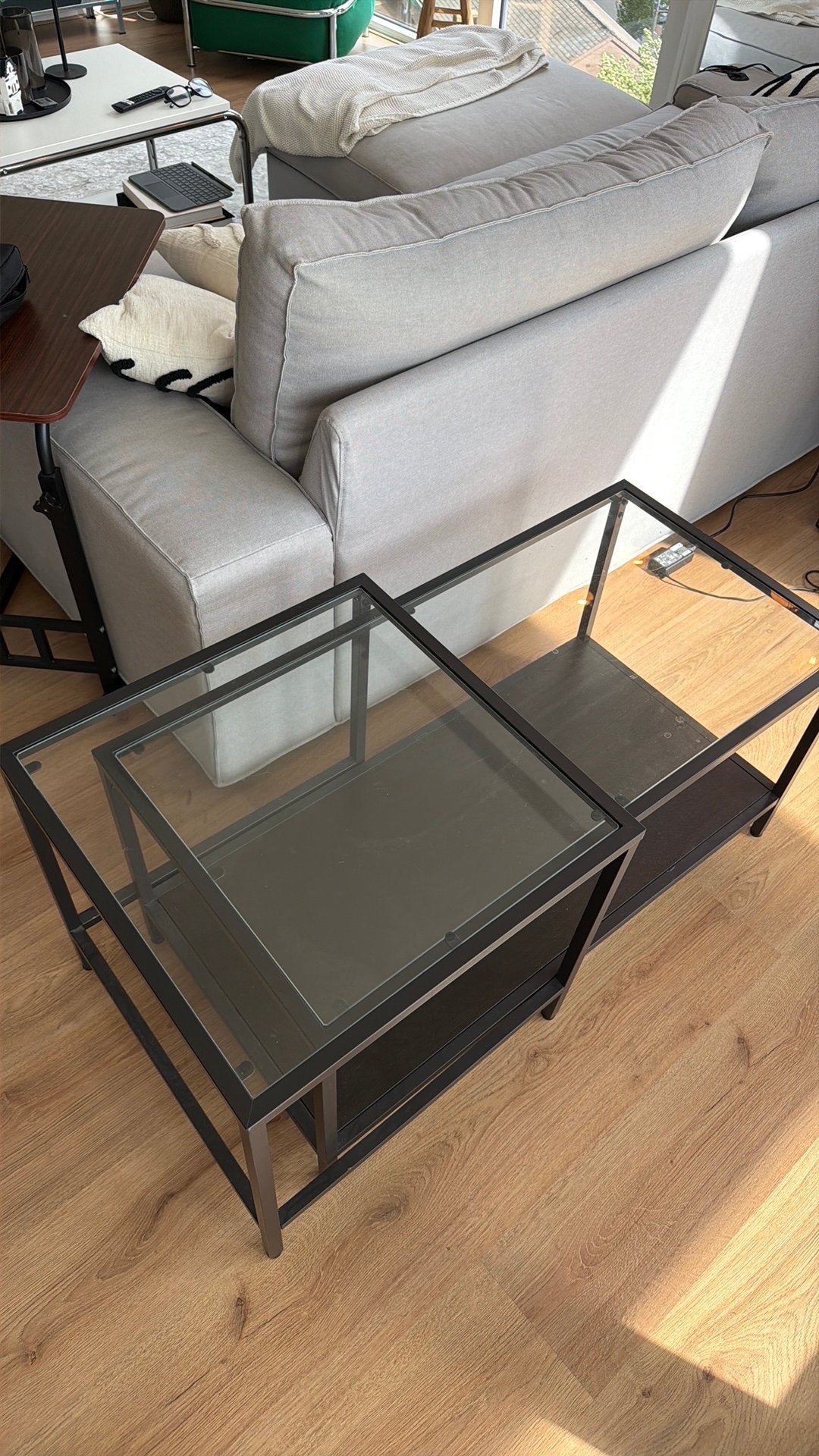 Gratis IKEA VITTSJÖ glazen bijzettafel, 50 tot 100 cm, Rond, Ophalen of Verzenden, Zo goed als nieuw