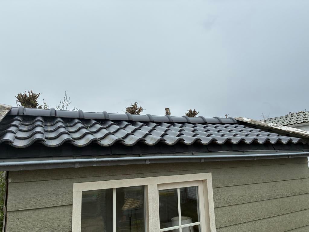 Dakpannen en nokpannen, Koramic Narvik Deest, 10 tot 15 m², Steen of Klei, Zwart, Ophalen of Verzenden