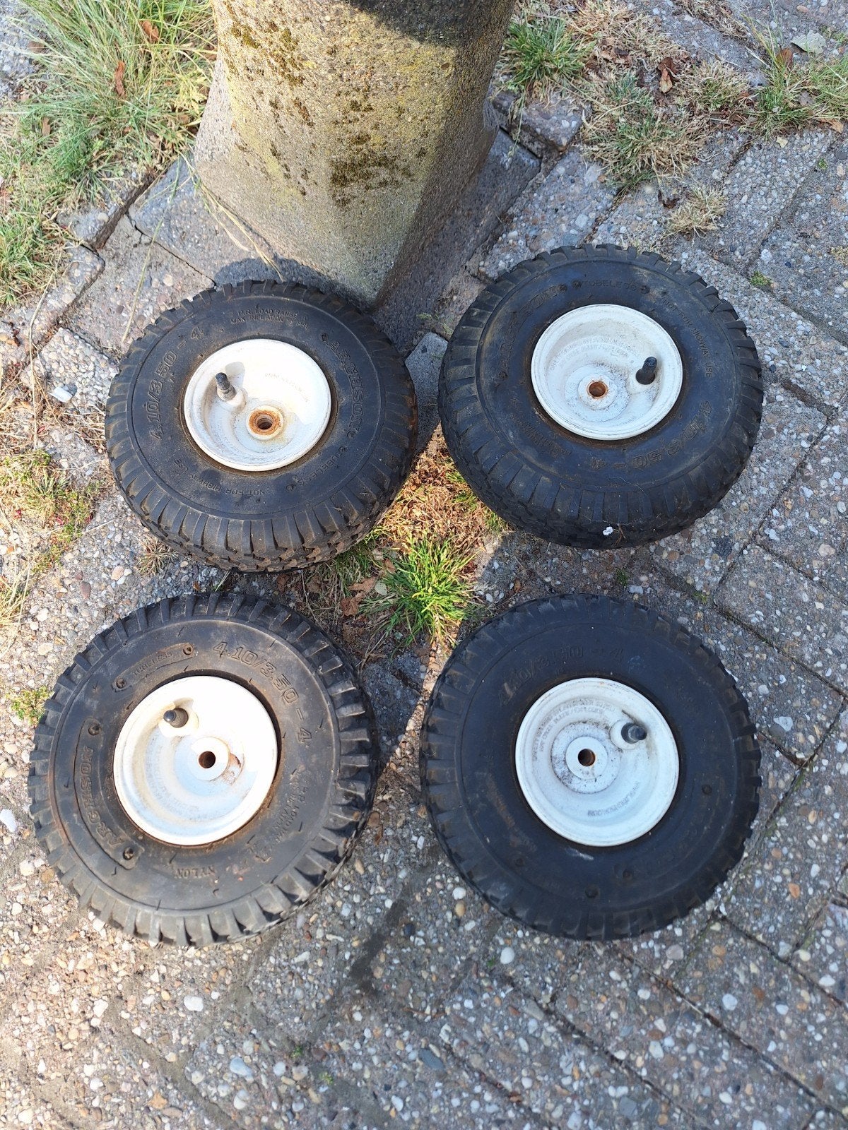 Set van 4 robuuste wielen 4.10/3.50-4, Verzenden, Gebruikt