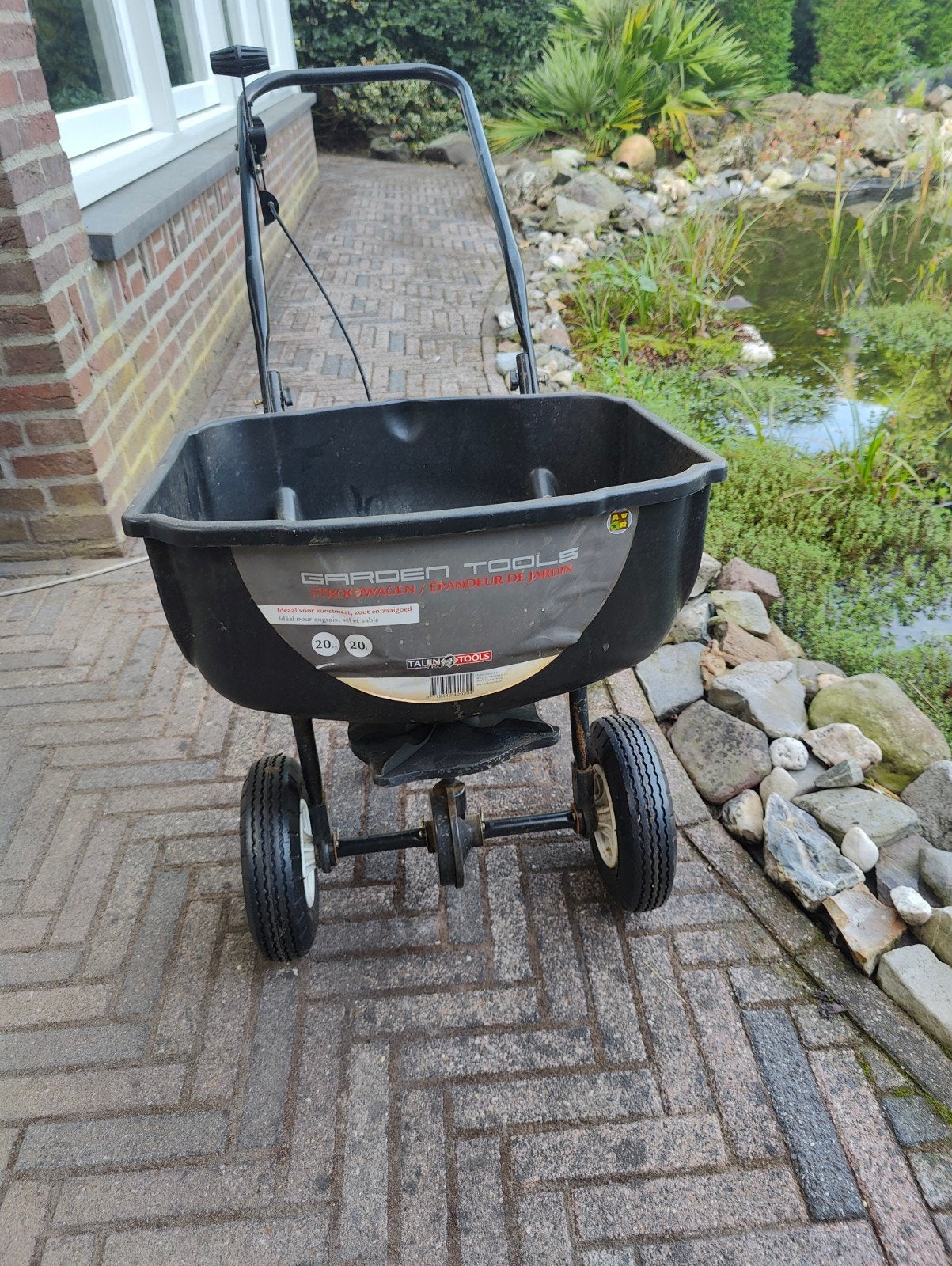 Handmatige strooiwagen voor zaad of mest zo goed als nieuw, Ophalen, Zo goed als nieuw