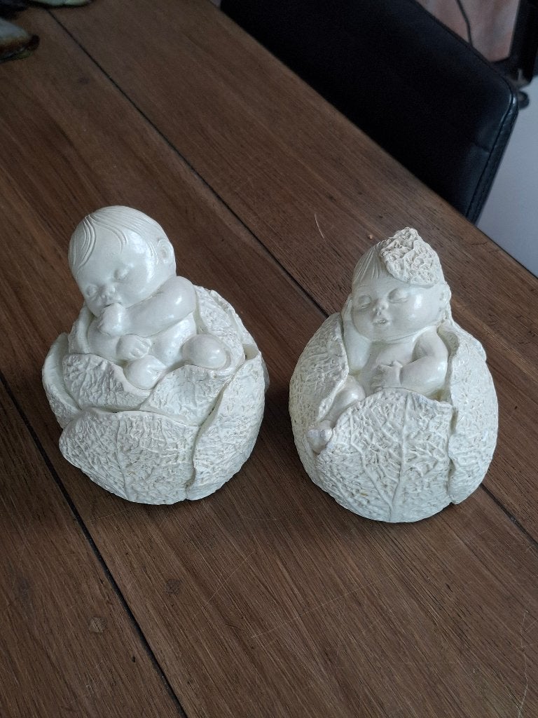 Set babybeeldjes in bloem – 2 stuks, Ophalen of Verzenden, Zo goed als nieuw, Mens