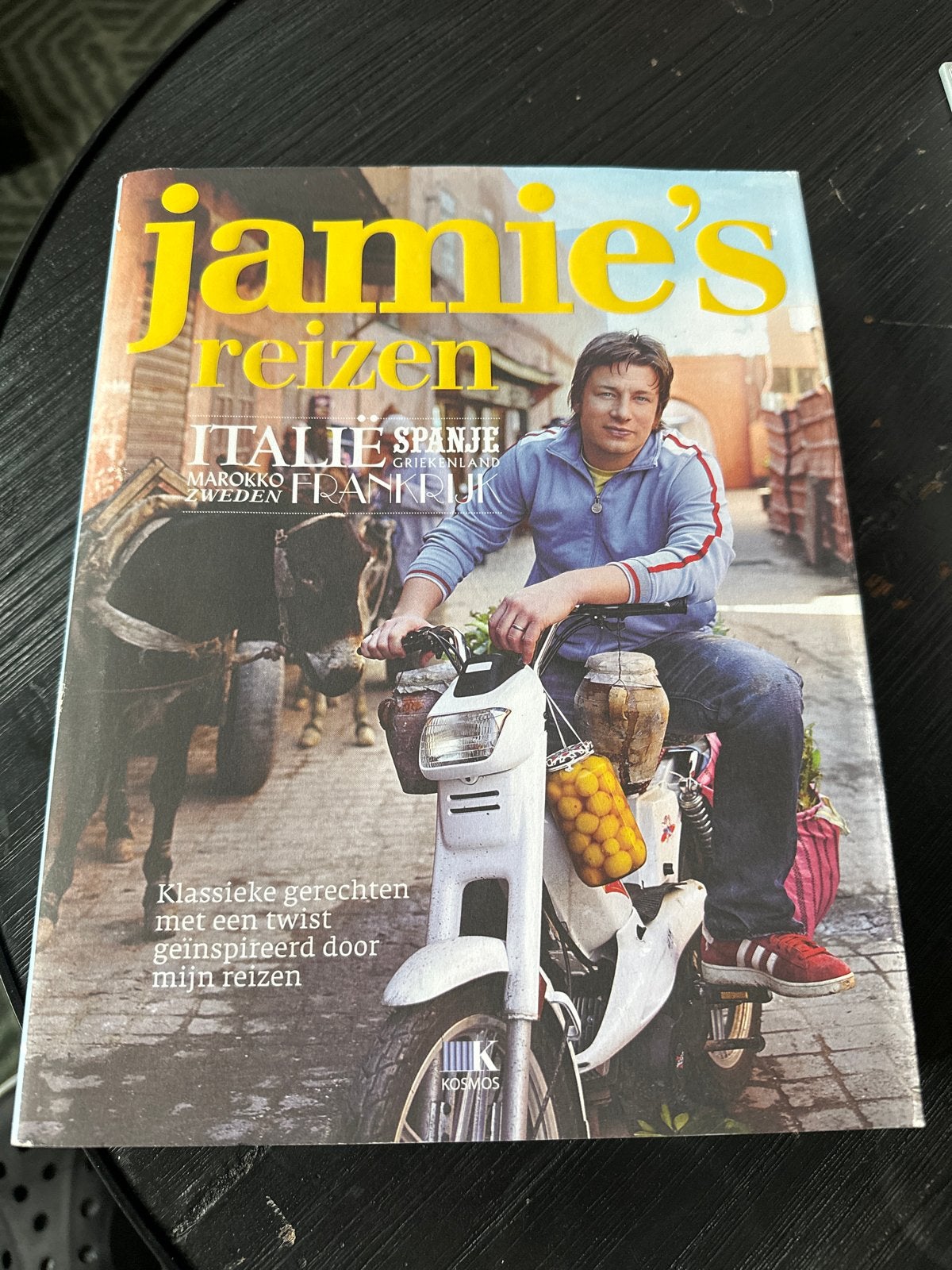 Jamie's Reizen: Kookboek vol wereldgerechten, Boeken, Kookboeken, Ophalen of Verzenden, Zo goed als nieuw, Overige gebieden, Voorgerechten en Soepen