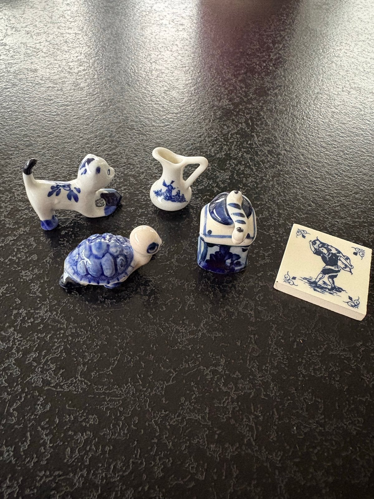 Delfts blauw miniatuur beeldjes en tegeltje, Antiek en Kunst, Ophalen of Verzenden