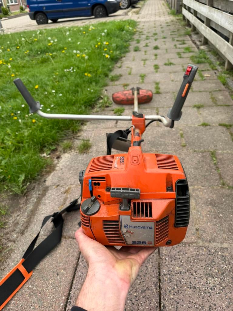 Husqvarna 225R bosmaaier, Tuin en Terras, Ophalen, Zo goed als nieuw, Benzine