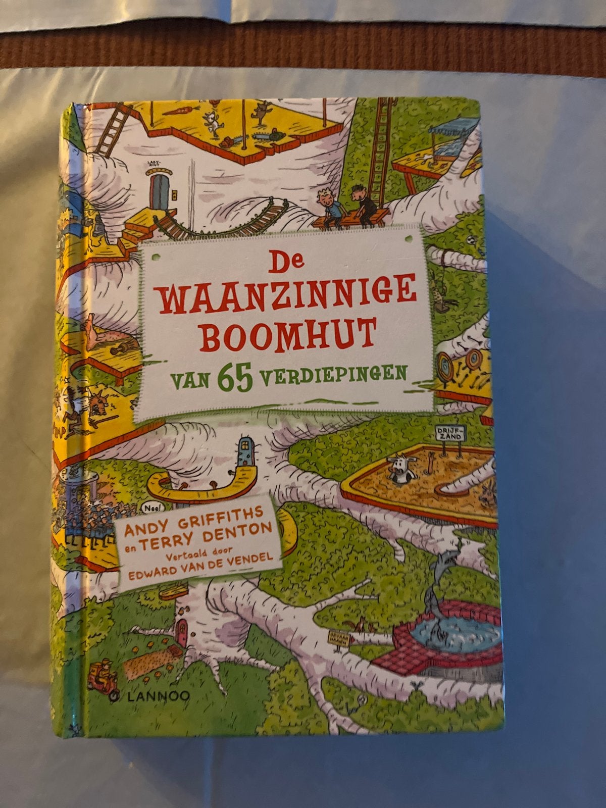 De Waanzinnige Boomhut van 65 Verdiepingen - Andy Griffiths, Boeken, Ophalen of Verzenden, Zo goed als nieuw, Fictie