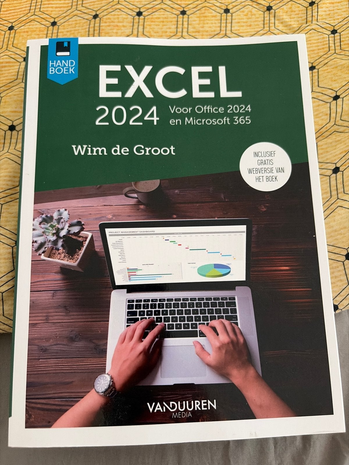 Handboek Excel 2024 voor Office 2024 en Microsoft 365, Ophalen of Verzenden, Zo goed als nieuw, Software