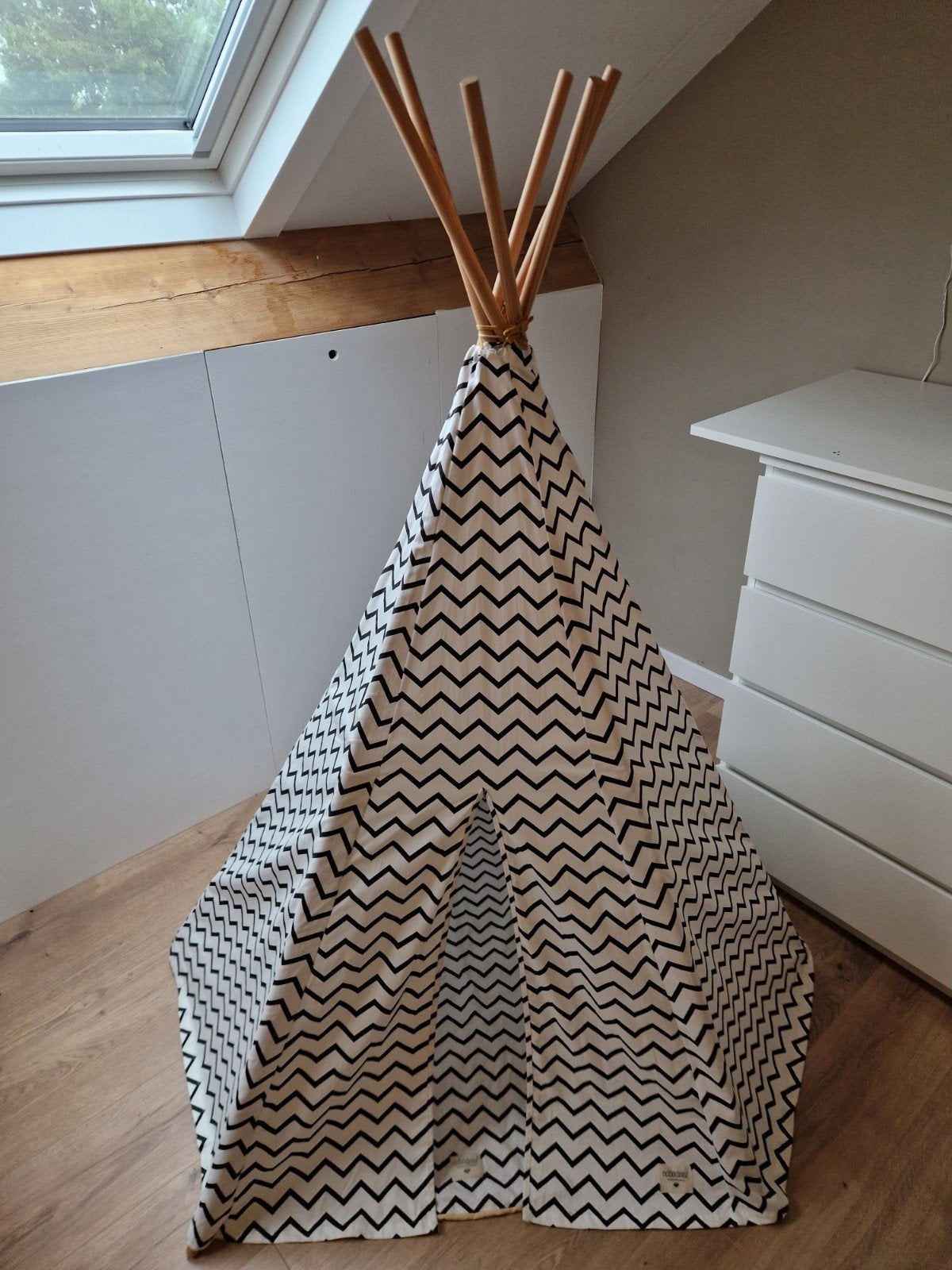 Tipi tent (Nobodinoz) zwart-wit zigzag patroon, Ophalen, Gebruikt