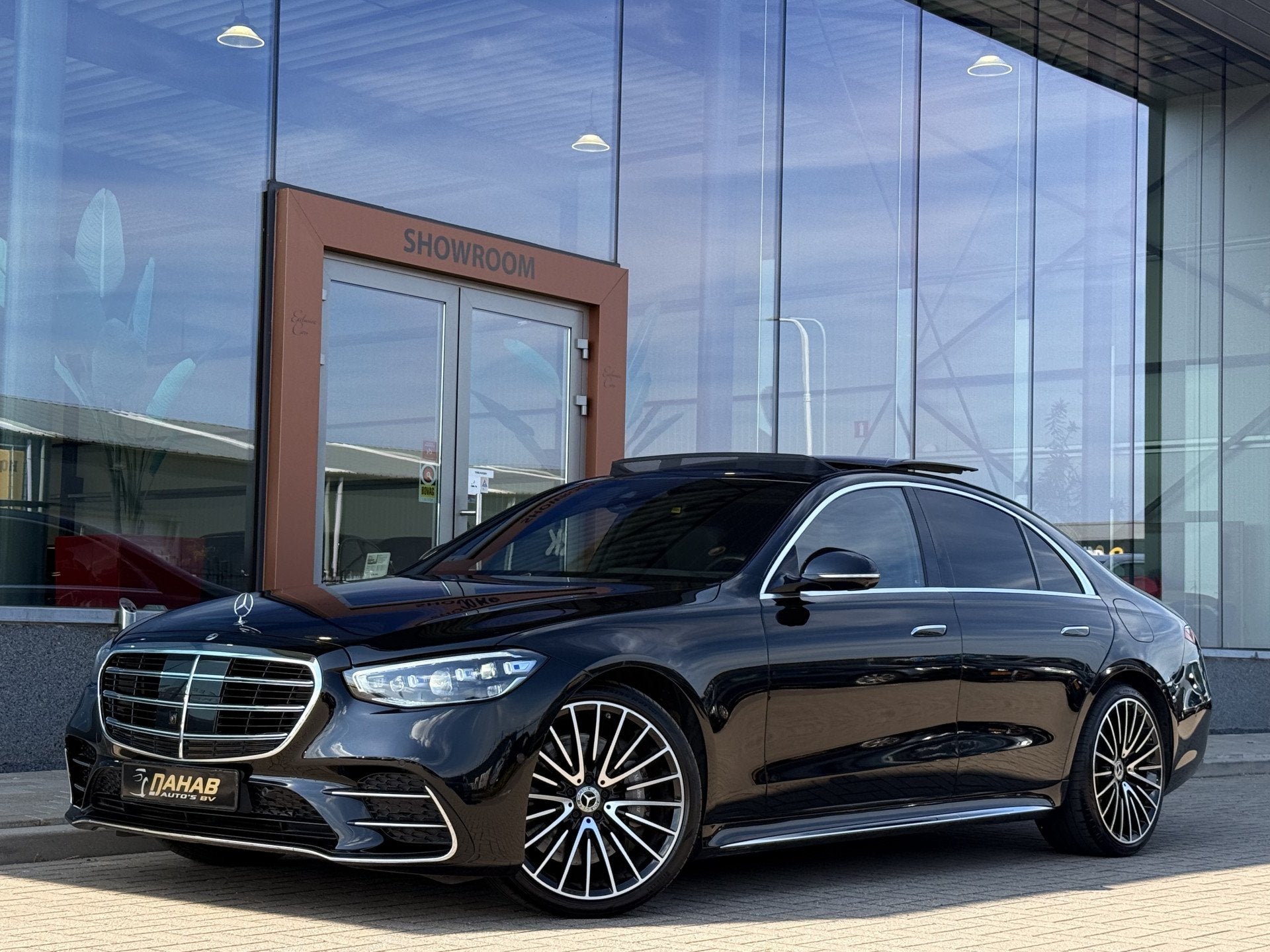 Mercedes-Benz S-Klasse 580 e 4MATIC AMG | Burmester | Pano |, Auto's, Automaat, Dealer onderhouden, Gebruikt, Zwart