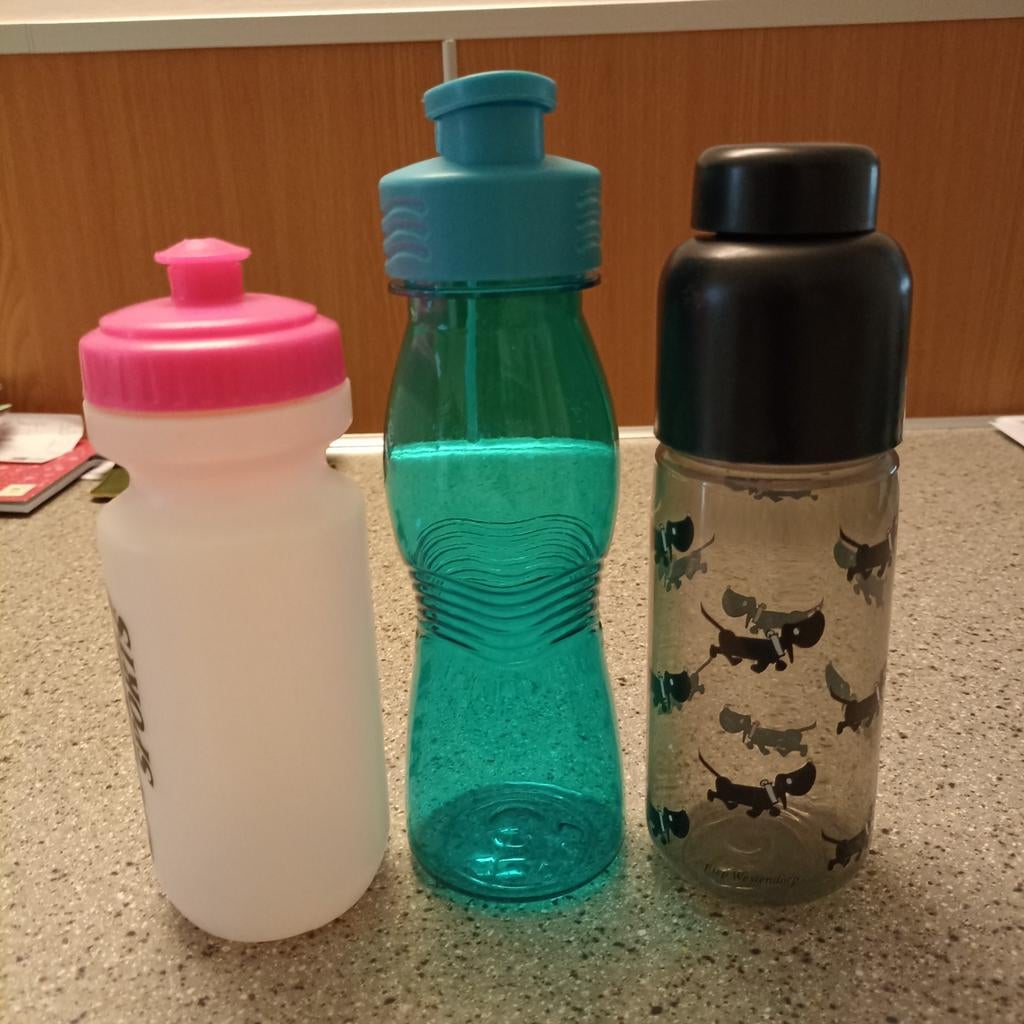 3 bidons, Ophalen