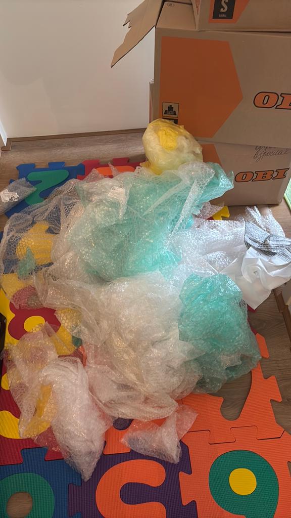 A lot of bubble foam and thee boxes., Ophalen, Doos, Minder dan 35 cm