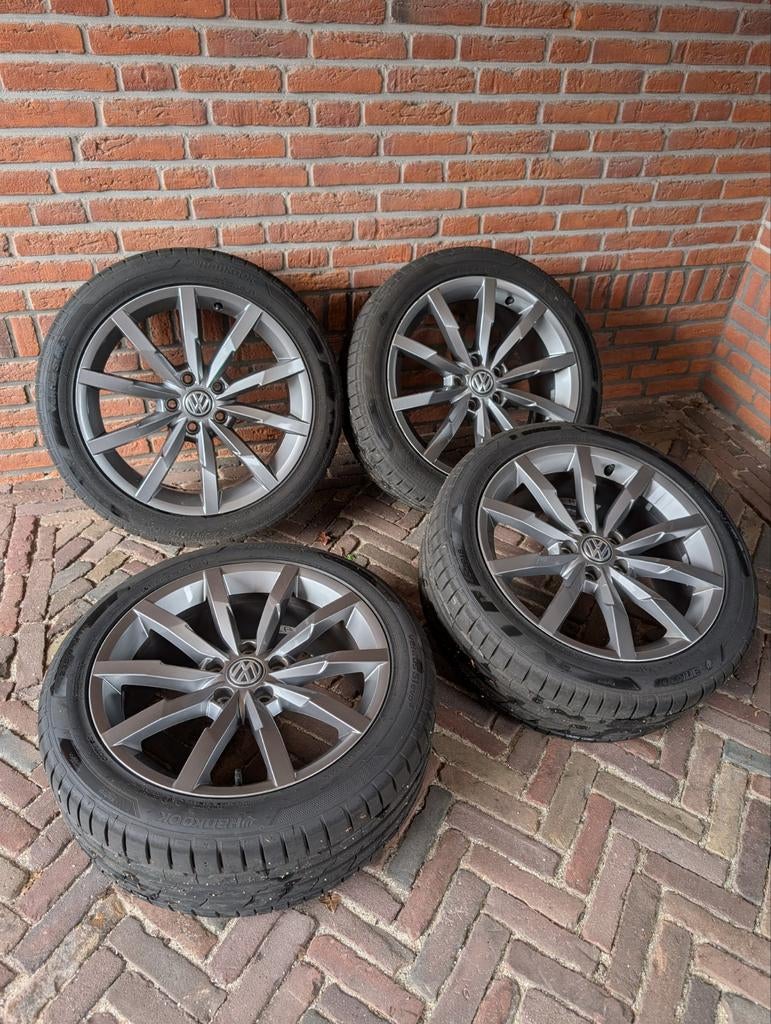Volkswagen 18 inch Monterrey velgen met zomerbanden, Ophalen of Verzenden, Gebruikt, Volkswagen