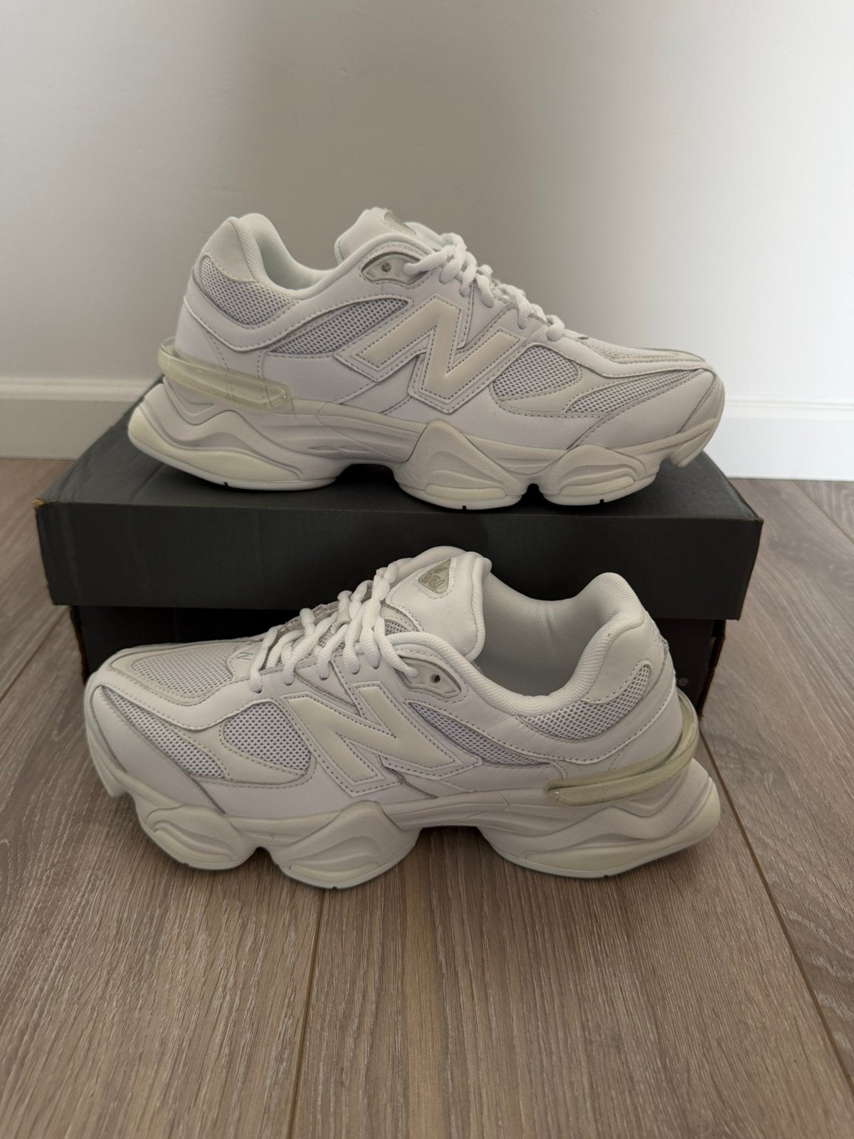 New Balance 9060 Triple White Maat 41,5, Ophalen of Verzenden, Nieuw, Wit, Sneakers of Gympen