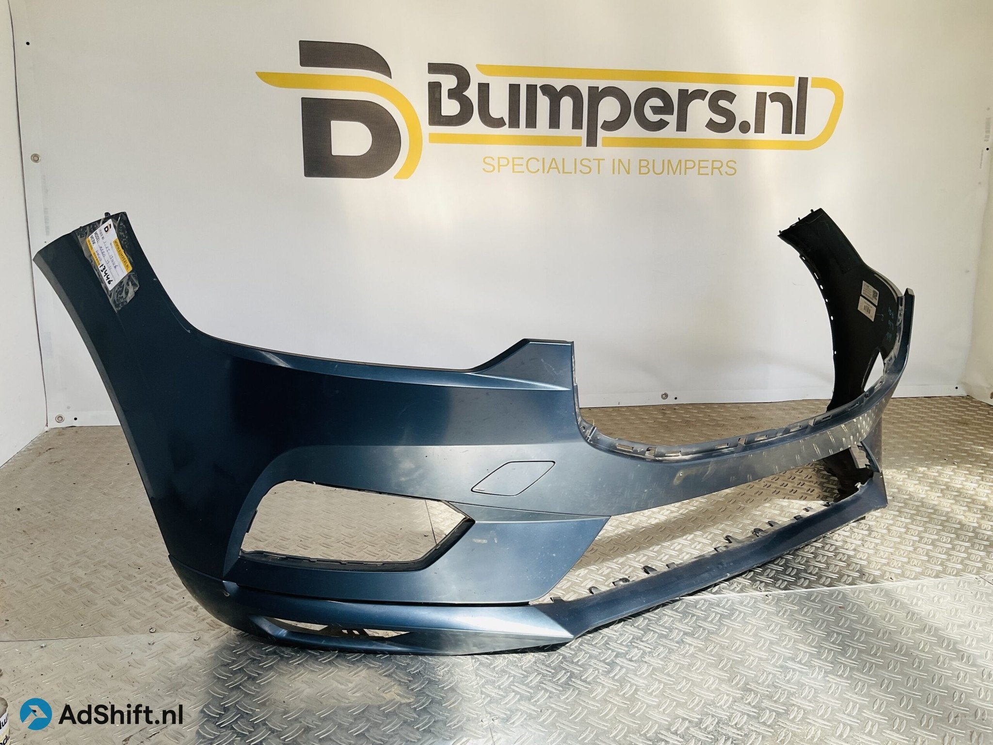 Bumper Volvo XC60 XC-60 2017-2021 31425160 Voorbumper 1-E5-1, Bumper