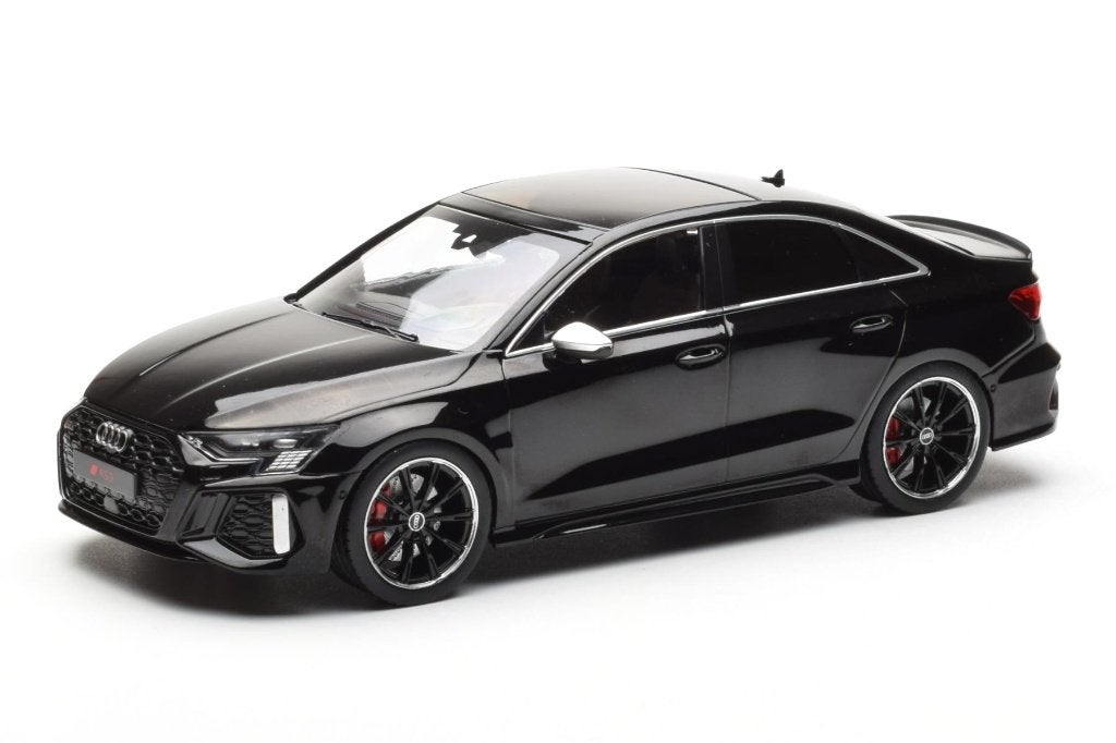 Audi RS3 Limousine kleur zwart gesloten model van ixo 1:18, Hobby en Vrije tijd, Modelauto's | 1:18, Ophalen, Nieuw, Auto, Overige merken
