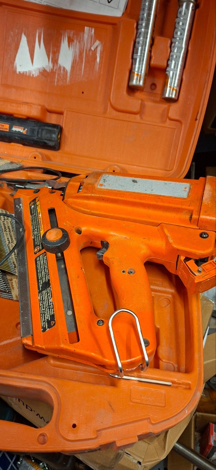 Paskode IM350 F16 Gas Spijkerpistool met Lader en Spijkers, Ophalen of Verzenden, Gebruikt