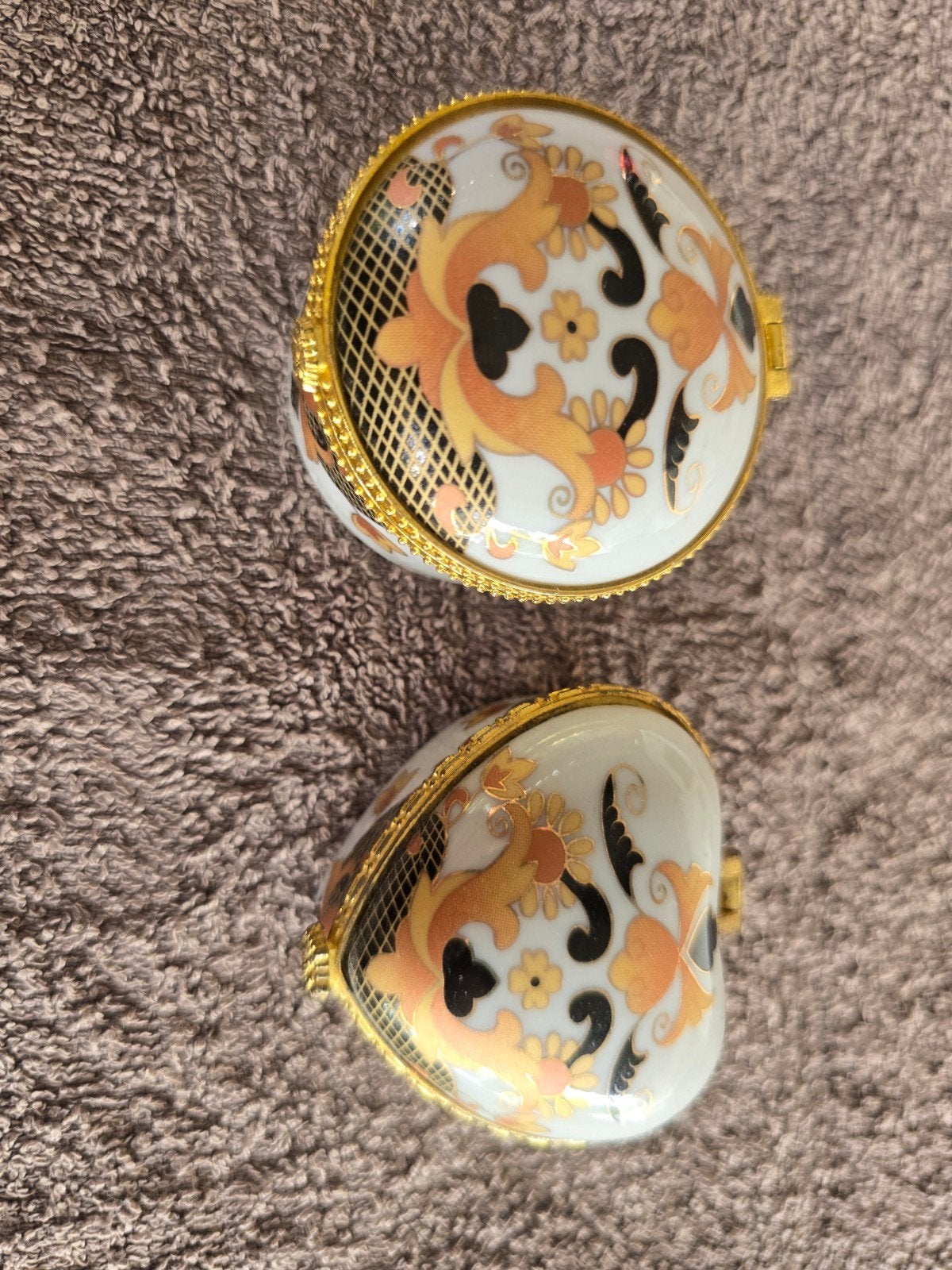 Set van 2 decoratieve porseleinen doosjes - rond en hart, Ophalen of Verzenden