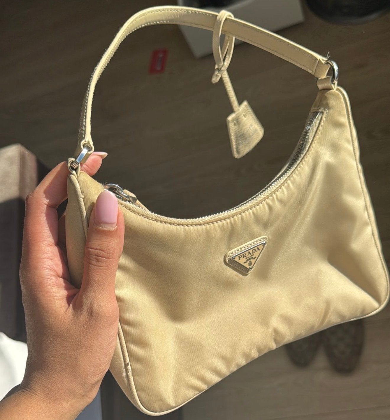Prada Re-Edition Mini Bag Beige, Ophalen, Zo goed als nieuw, Beige, Schoudertasje
