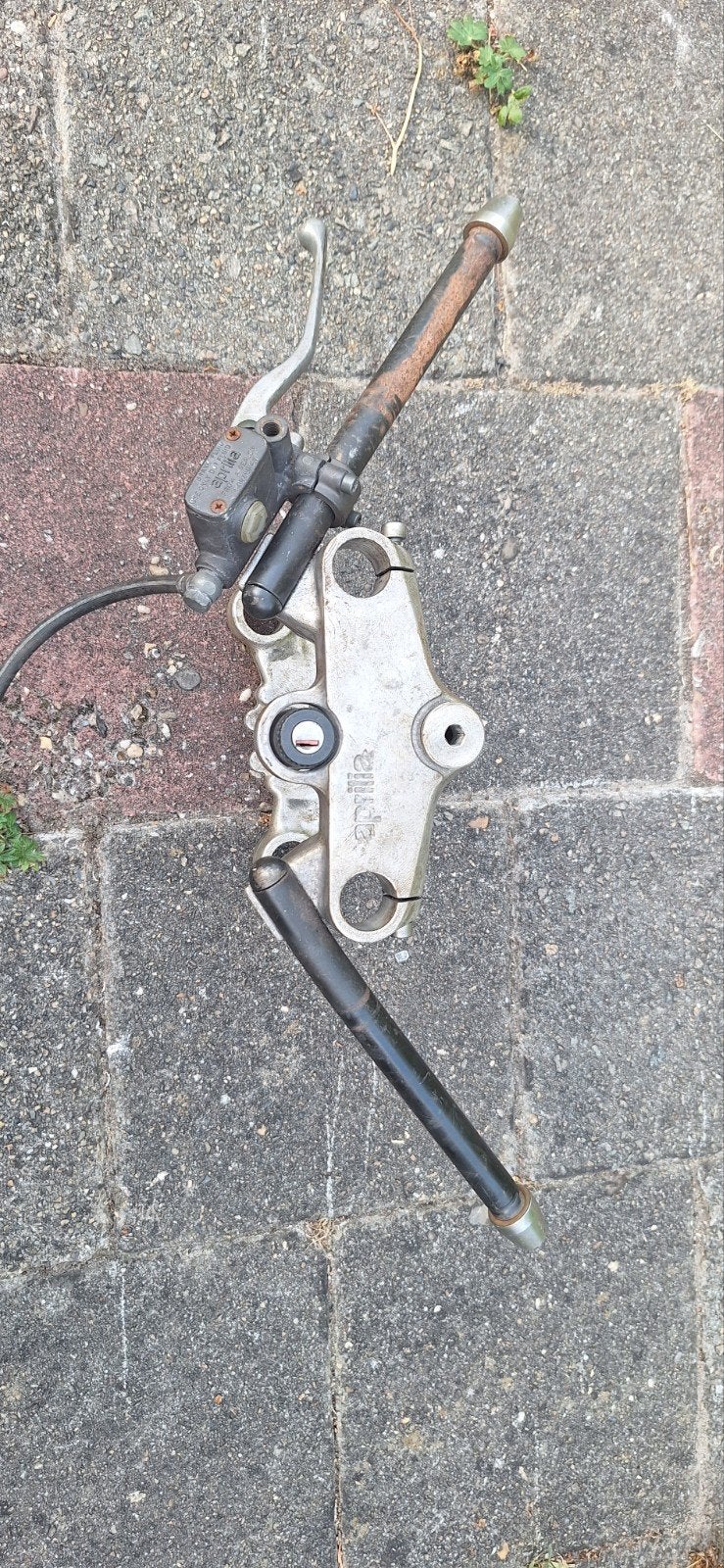 aprilia rs50 1997/98 kroonstuk en passagiers voetsteunen, Fietsen en Brommers, Ophalen of Verzenden, Gebruikt, Frame, Aprilia rs 50