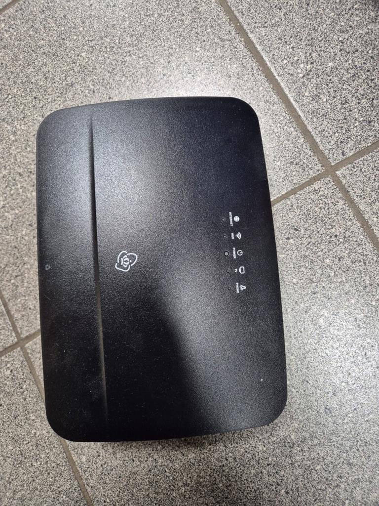 KPN Box 12b Sagemcom Router met Modem, Computers en Software, Routers en Modems, Zo goed als nieuw, Router met modem, Ophalen of Verzenden