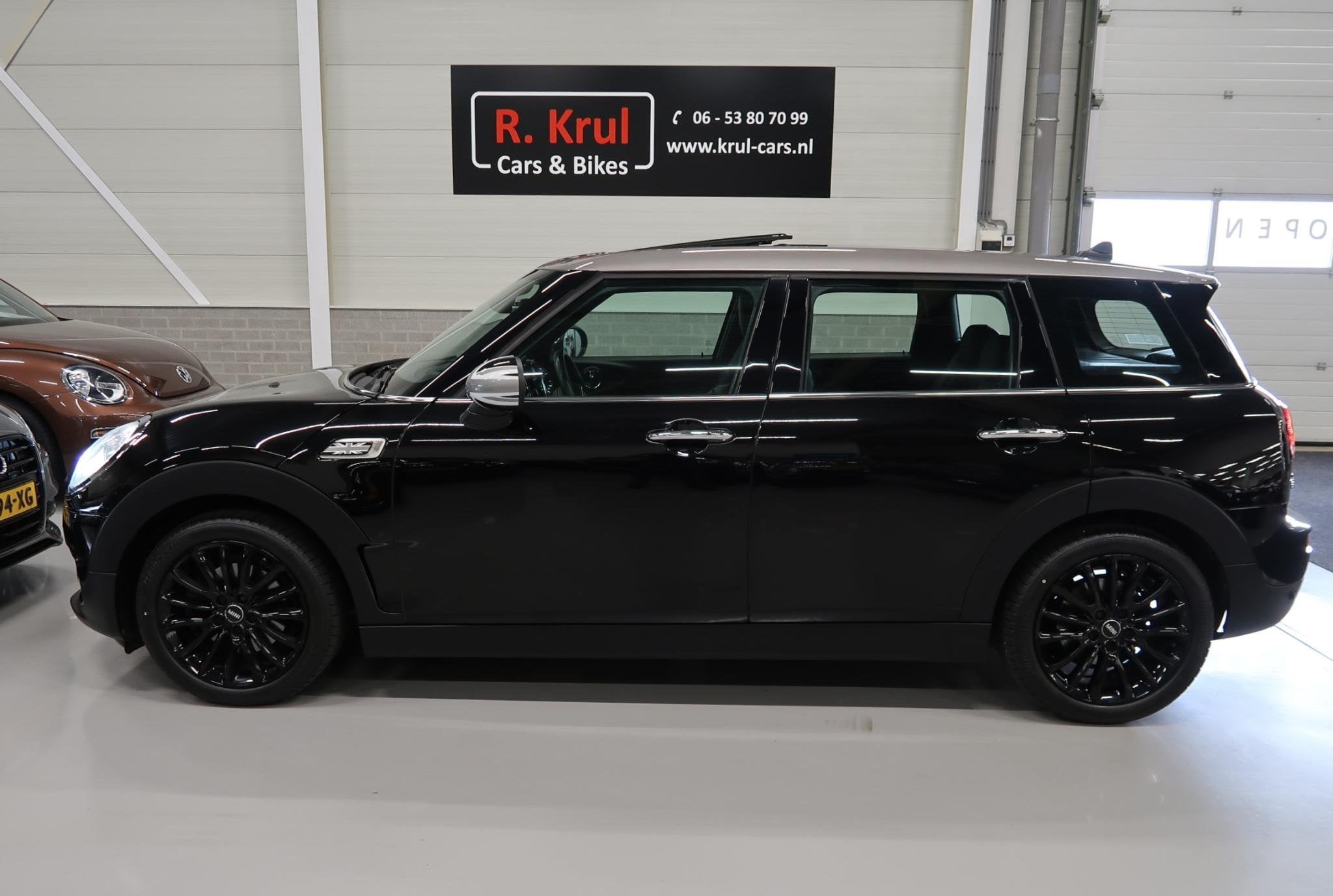 MINI Clubman 1.5 Cooper Chili NL-auto NAP Panoramadak Naviga, 136 pk, Gebruikt, Zwart, Handgeschakeld