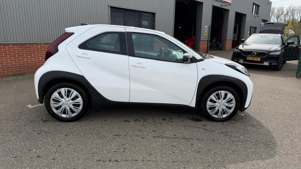 Foto 5 van Toyota Aygo X 1.0 VVT-i MT Play (bj 2024)