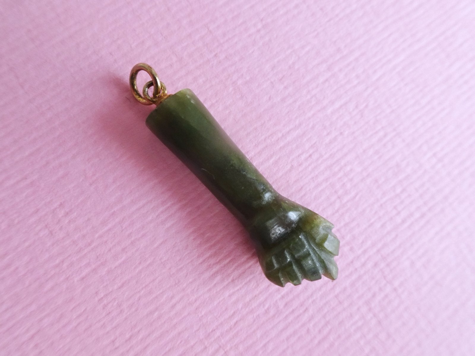 jwg Vintage 70s Figa hand handje ketting hanger jade groen, Sieraden, Tassen en Uiterlijk, Antieke sieraden, Verzenden, Overige materialen