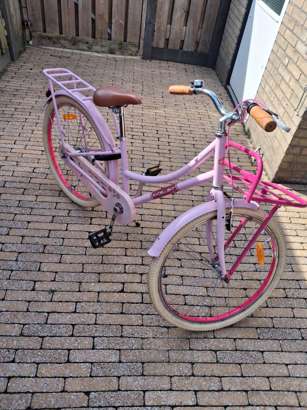 Roze meisjesfiets 24 inch - Zo goed als nieuw, Ophalen, Terugtraprem, 24 inch, Excellent