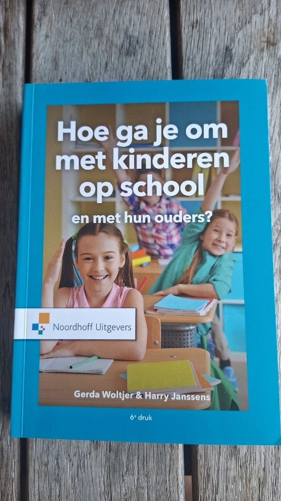PABO Hoe ga je om met kinderen op school ISBN 9789001007089, Boeken, Ophalen of Verzenden, Alpha, Zo goed als nieuw, HBO