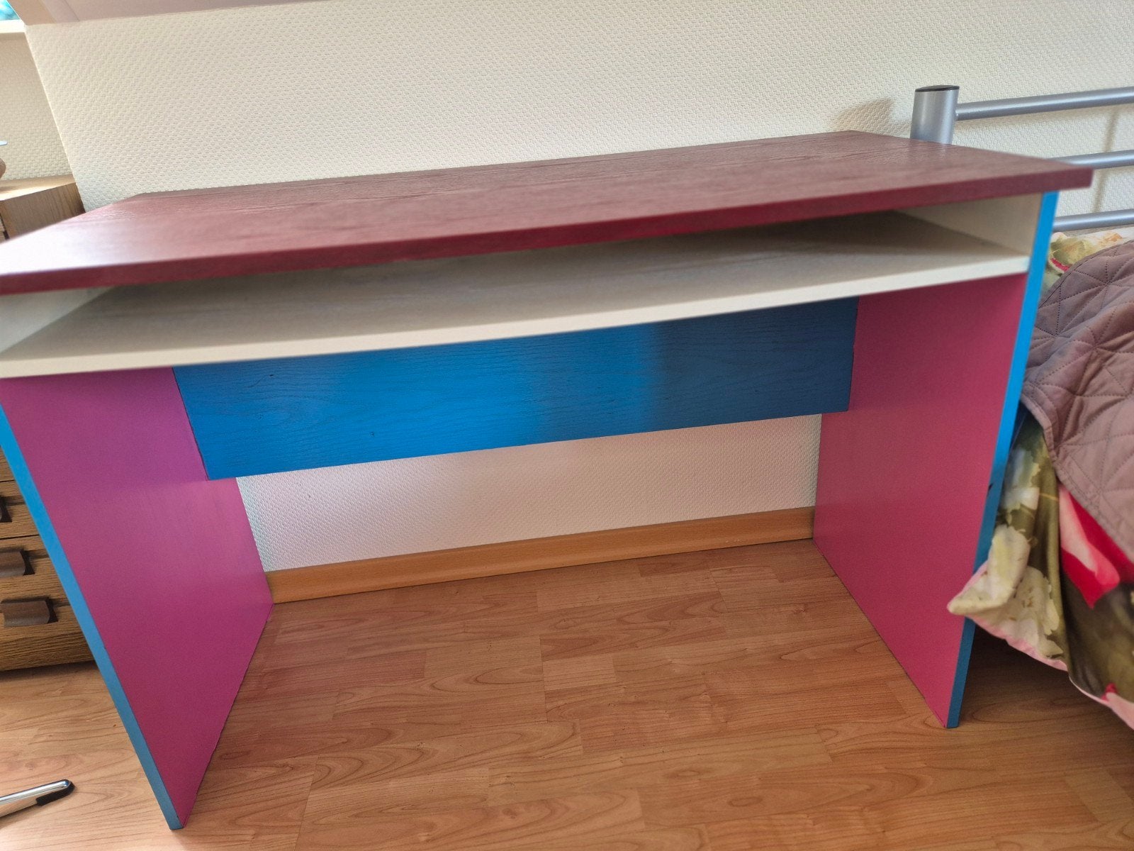 Jaren '70 Kinderbureau - Uniek en Kleurrijk, Gebruikt, Hout, Kinderbureau, Vintage
