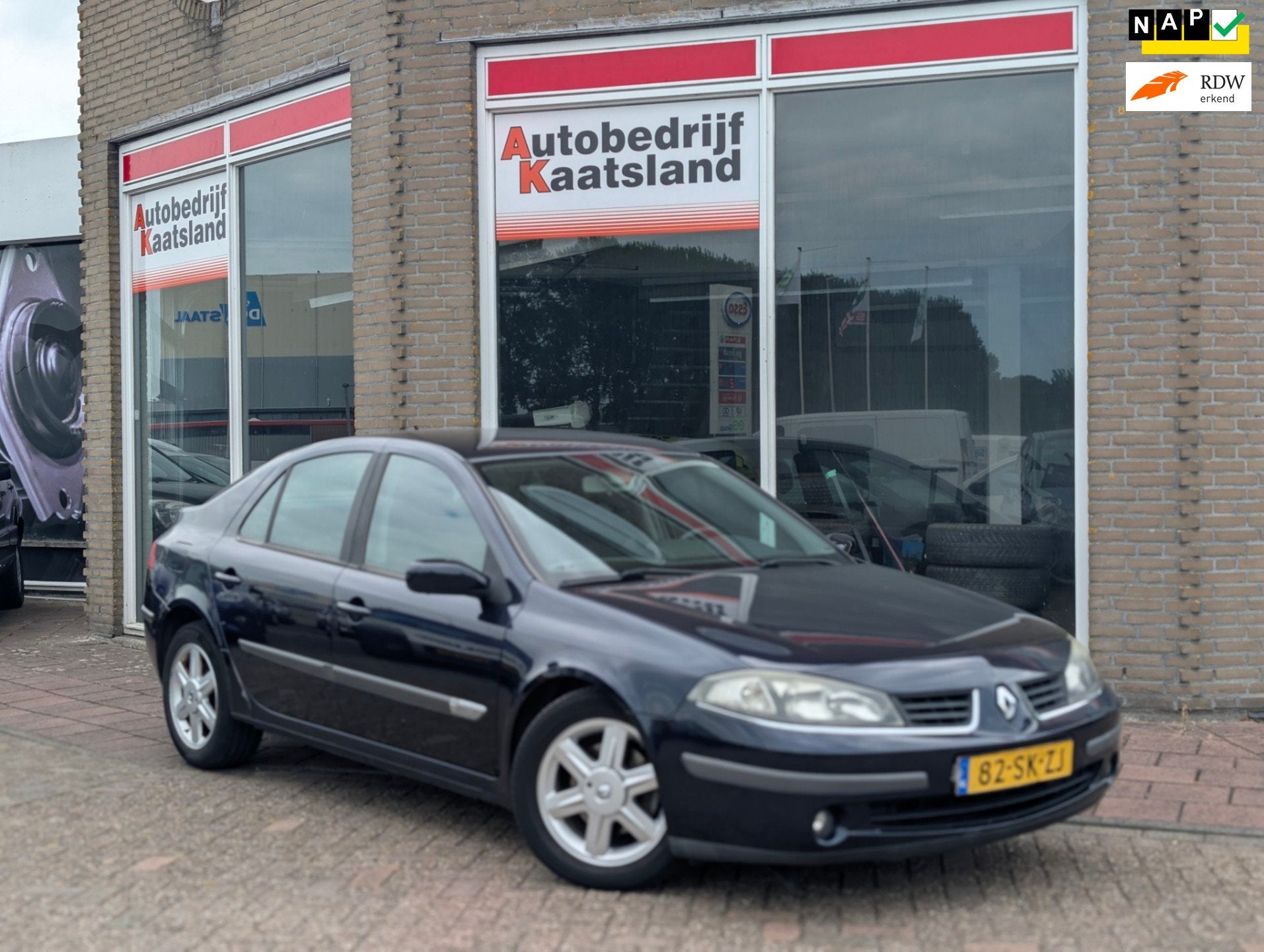 Renault Laguna 1.6-16V Business - Trekhaak - Clima - Cruise, Voorwielaandrijving, Stof, Gebruikt, Zwart