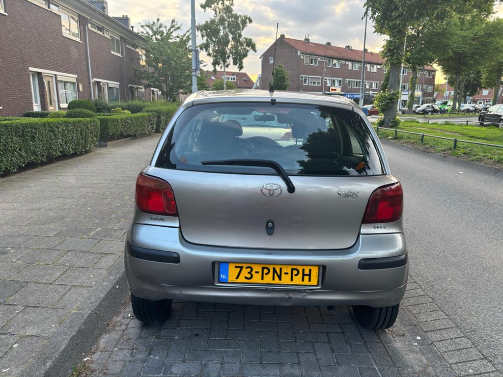Toyota Yaris 1.0 16V Vvti 5DR 2004 Grijs, Auto's, Toyota, 31 €/maand, 4 cilinders, 400 kg, Origineel Nederlands