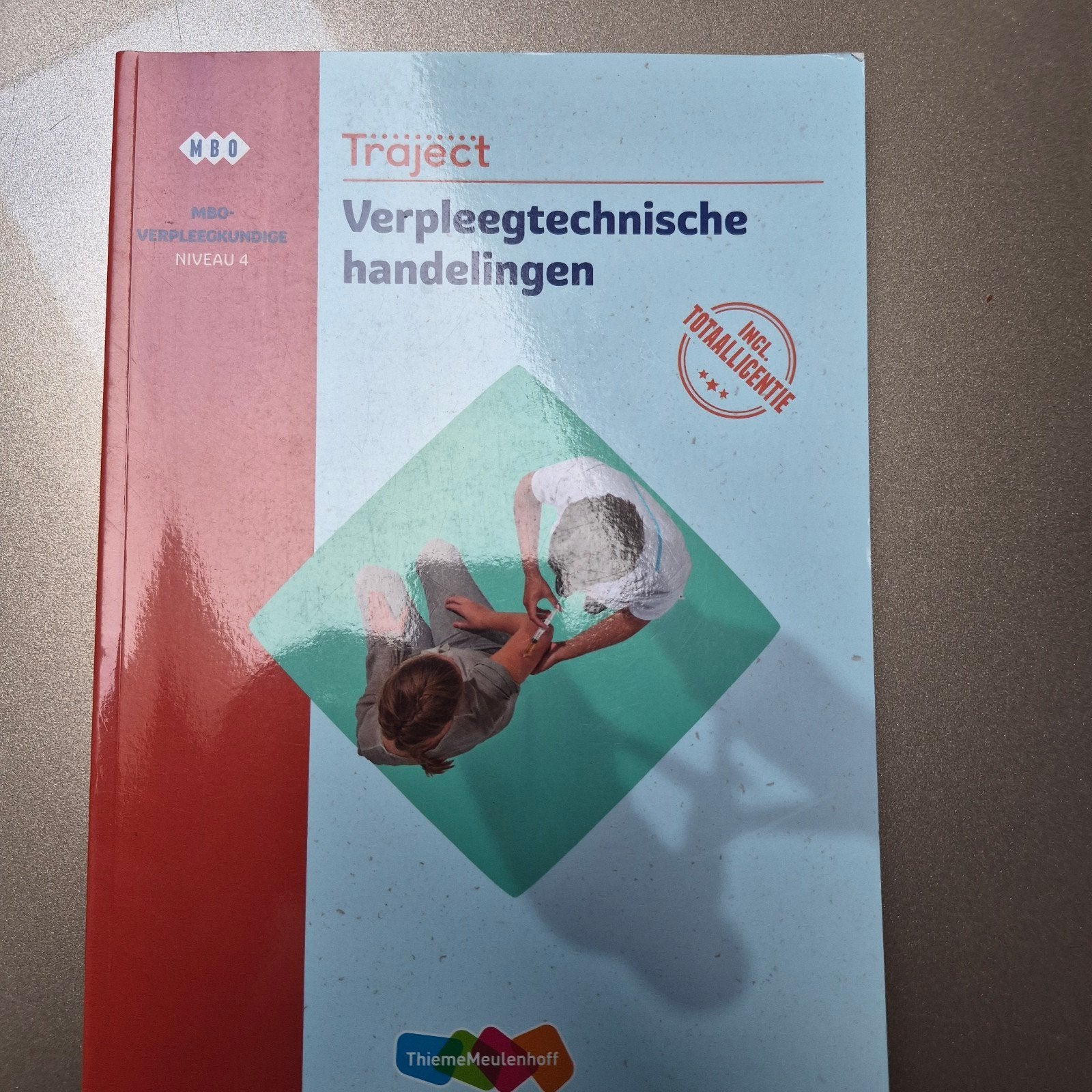 verpleegkundige opleiding niveau 4, Ophalen of Verzenden, Zo goed als nieuw