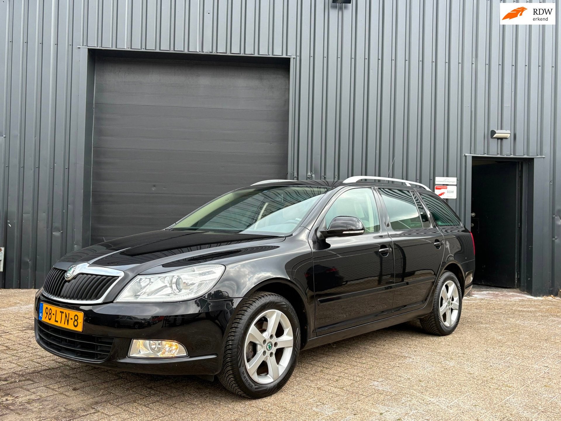 Skoda Octavia Combi 1.2 TSI Elegance-NWE APK+ Beurt, Auto's, Voorwielaandrijving, Euro 5, Gebruikt, Beige