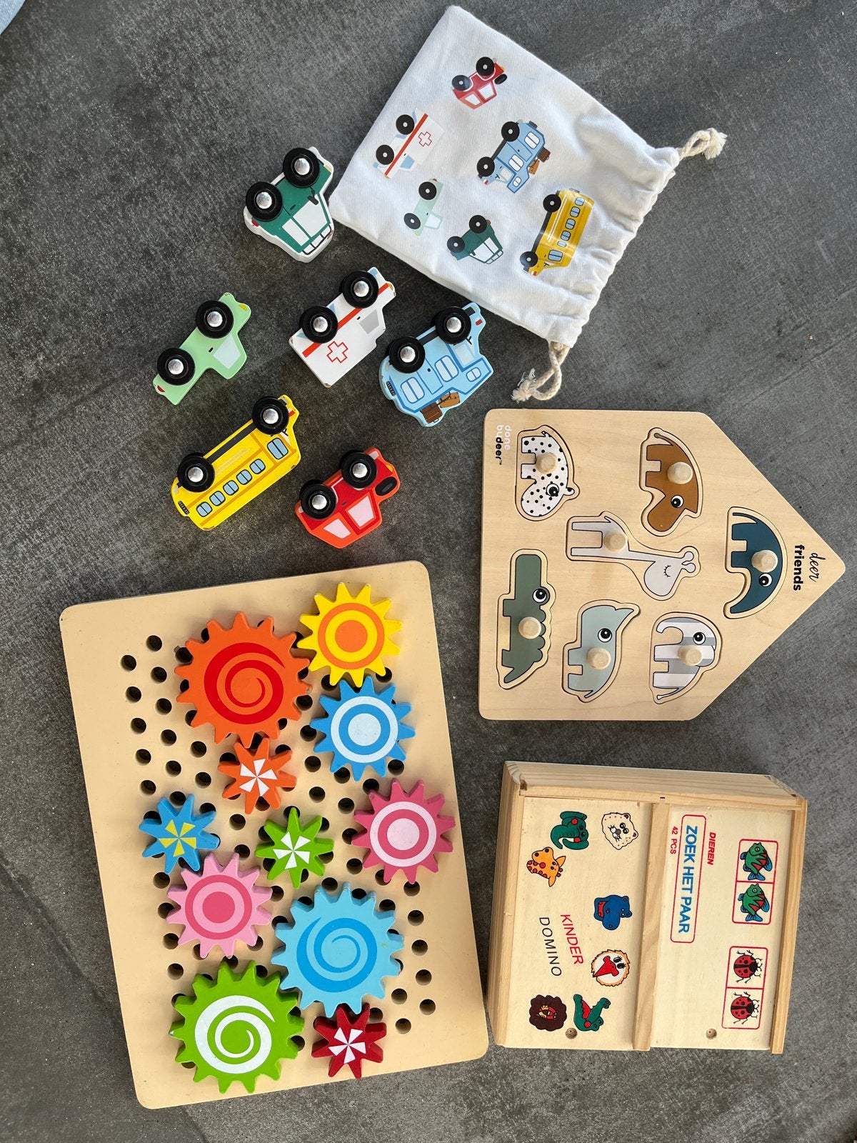Houten speelgoed set: auto's, puzzels en tandwielen, Ophalen, Gebruikt, Overige typen