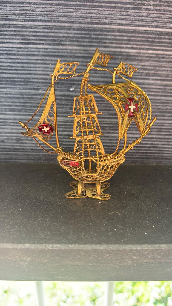 Filigraan Portugees schip van koper en messing, Antiek en Kunst, Ophalen of Verzenden