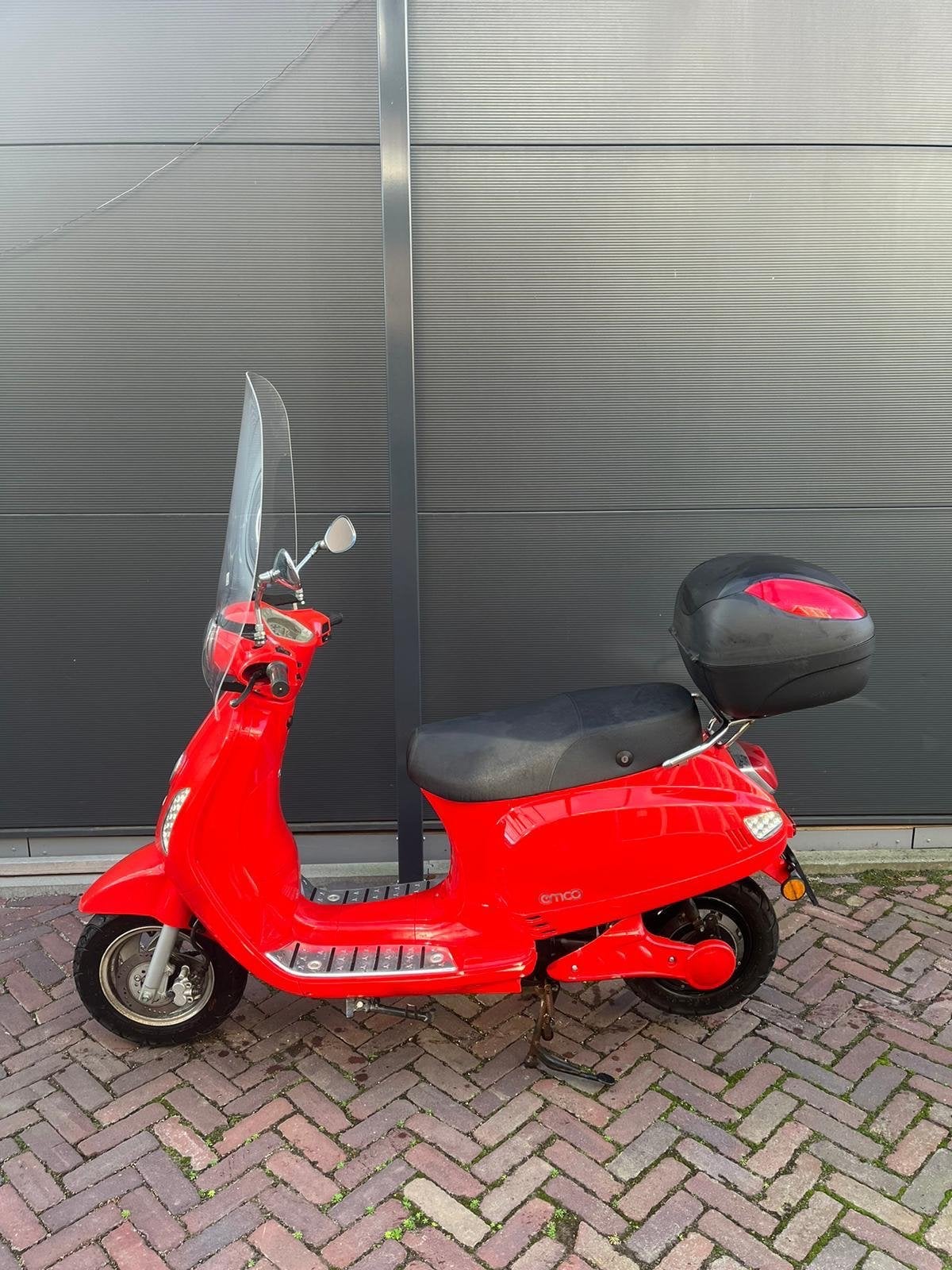 Rode Elektrische Scooter - Emco, Fietsen en Brommers, Ophalen, Gebruikt, Elektrisch, Overige merken