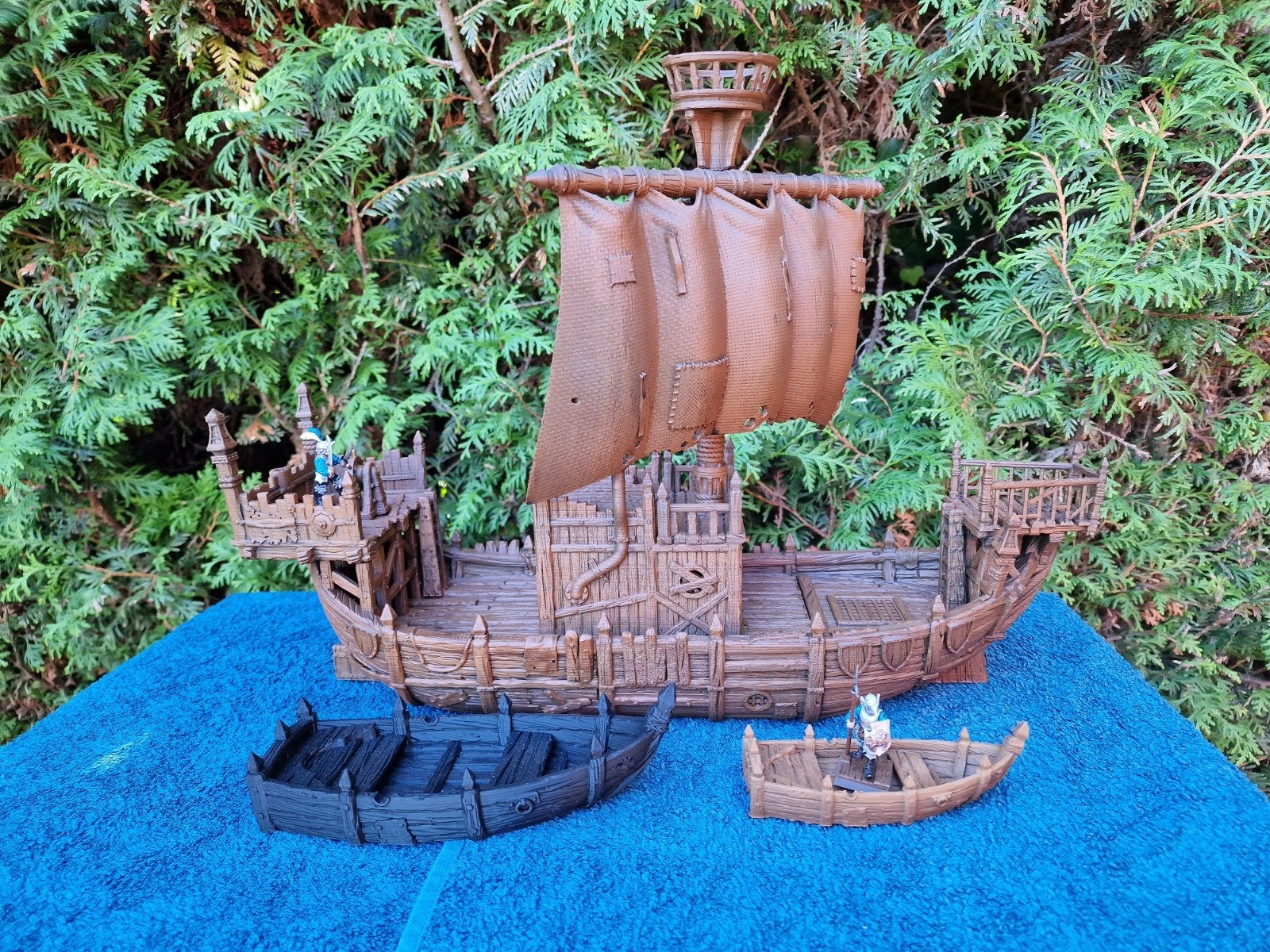 Mordheim / D&D Schip met Roeiboten - Warhammer Terrain, Gebruikt, Warhammer, Ophalen of Verzenden, Geverfd
