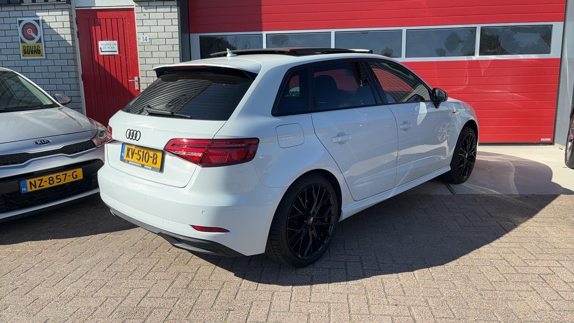 Audi A3 Sportback 1.4 e-tron Lease Edition S-LINE INTERIEUR, Gebruikt, 4 cilinders, Wit, 1515 kg