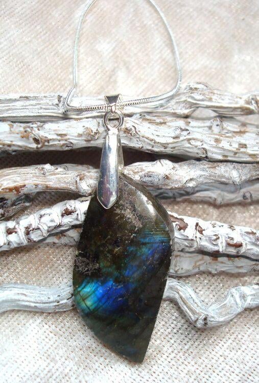 Ketting met hanger van labradoriet, Sieraden, Tassen en Uiterlijk, Kettingen, Info.adorabeads@gmail.com, Want 18 Hoogvliet, Adorabeads