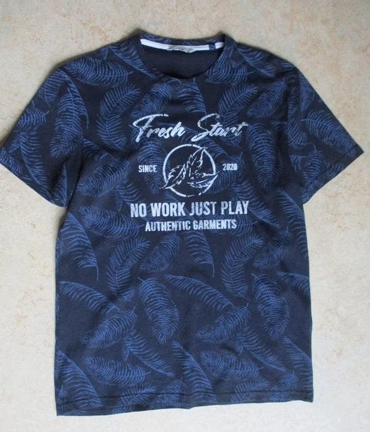 C&A zwart blauw shirt met print, maat M, Kleding | Heren, T-shirts, Oosterveldweg 15, 7274 DZ, C&A, Zo goed als nieuw, Stichting Angel's Choice
