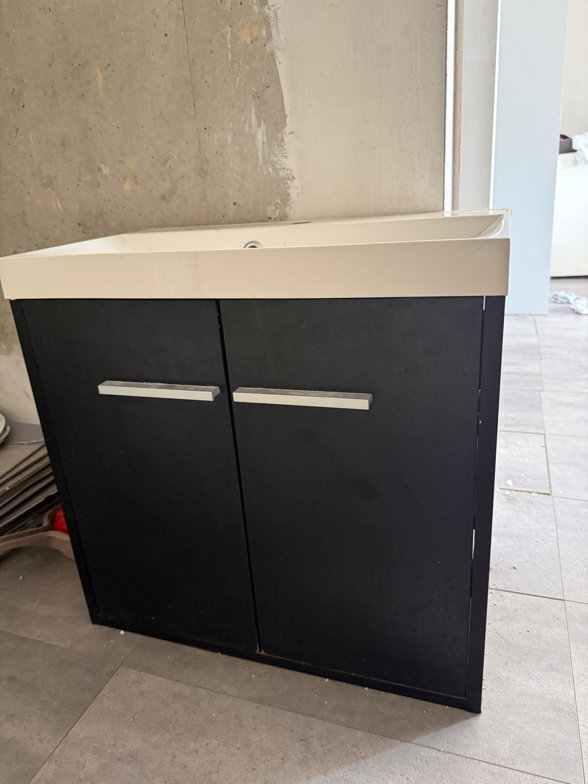 Wastafel met onderkast, zwart, Ophalen, Gebruikt, 50 tot 100 cm, Minder dan 100 cm