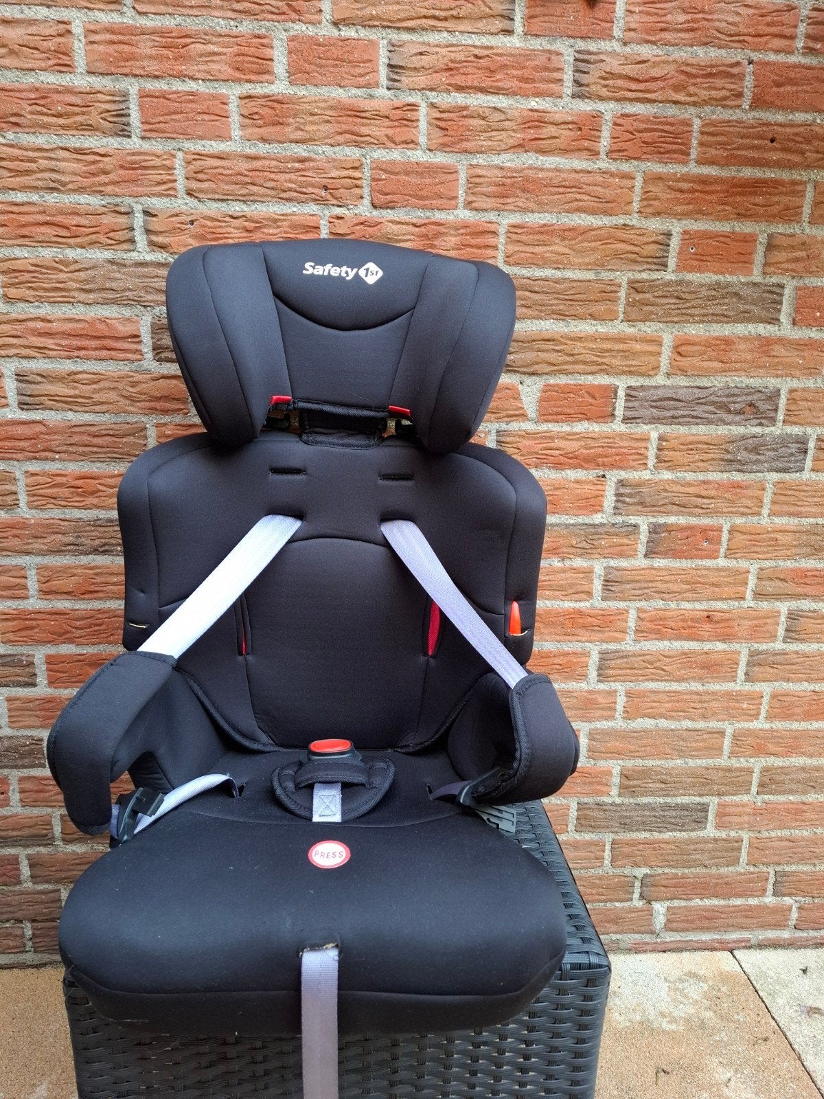 Te koop: Autostoeltje, Safety 1st, zwart, Kinderen en Baby's, Autostoeltjes, Autogordel, 15 t/m 36 kg, Zo goed als nieuw, Ophalen