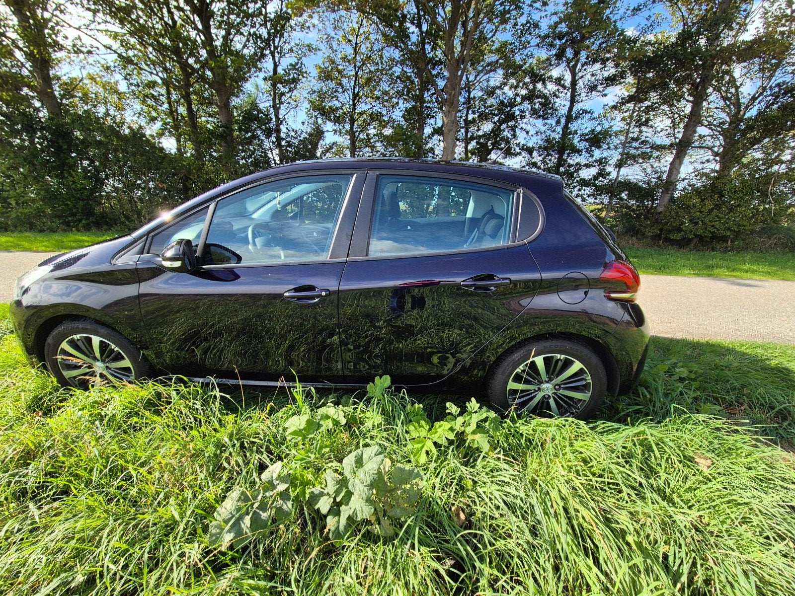 Peugeot 208 1.2 VTI 60KW/82.     PK 5-D 2017 Blauw, Auto's, Voorwielaandrijving, Dealer onderhouden, Stof, 1199 cc