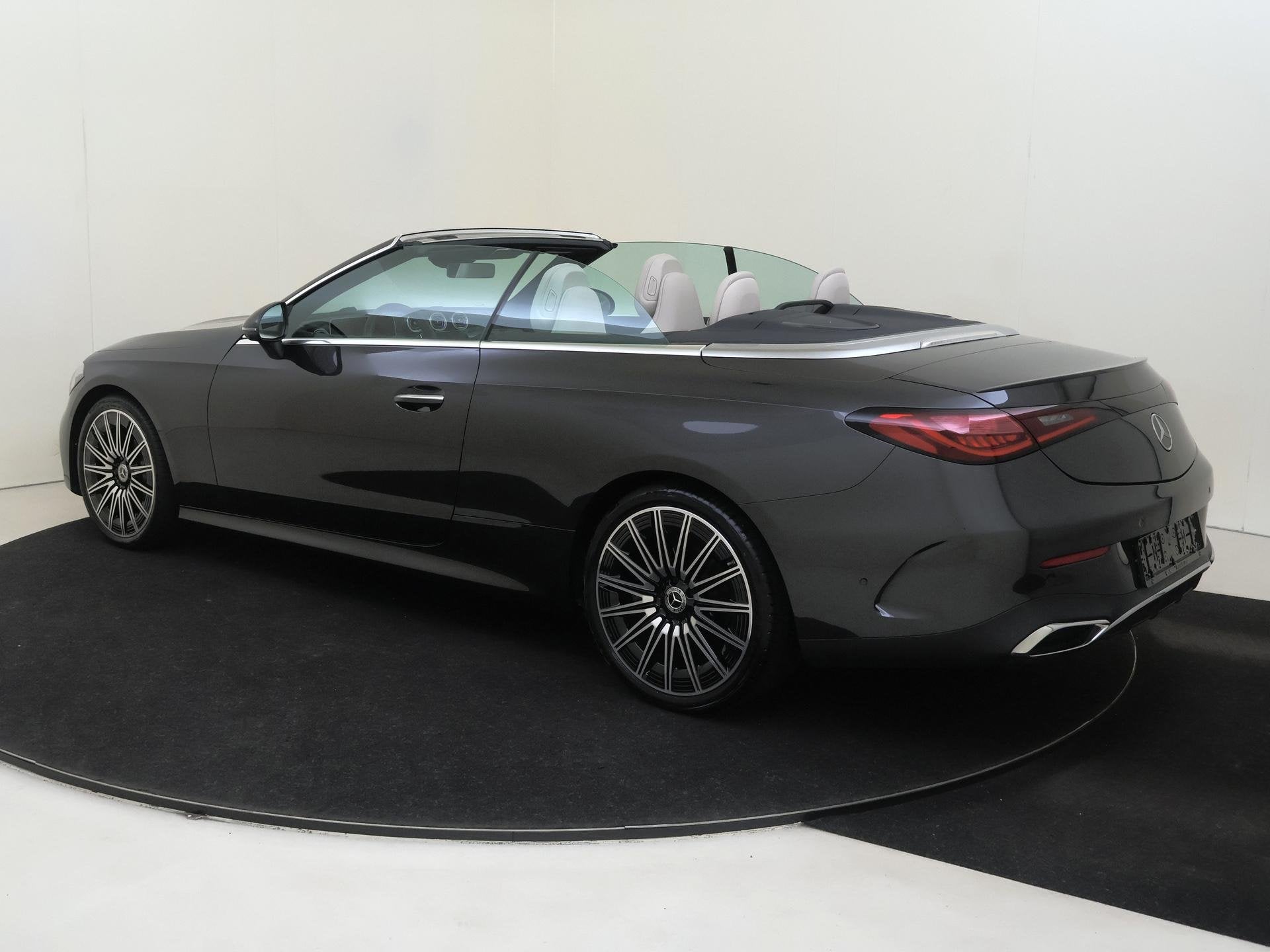 Mercedes-Benz CLE Cabriolet 200 AMG Line / Premium/ 20 inch/, Auto's, Automaat, 4 cilinders, Cabriolet, 4 stoelen